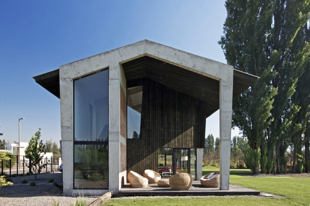 House in Colina by Felipe del Rio & Federico Campino