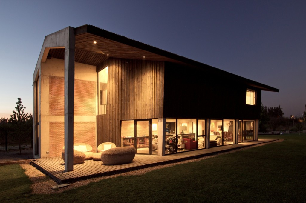 House in Colina by Felipe del Rio & Federico Campino