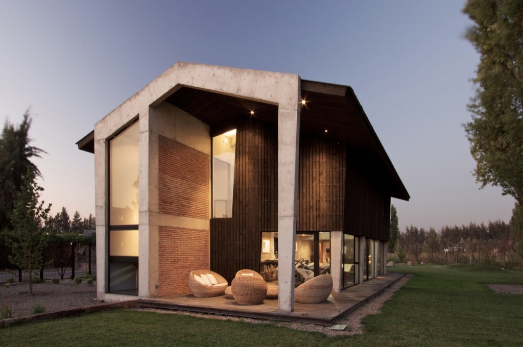 House in Colina by Felipe del Rio & Federico Campino