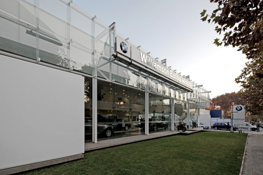 BMW Store by Guillermo Hevia Architects