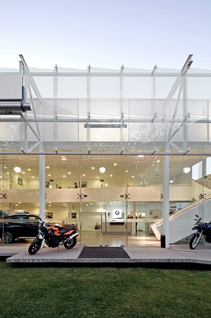 BMW Store by Guillermo Hevia Architects