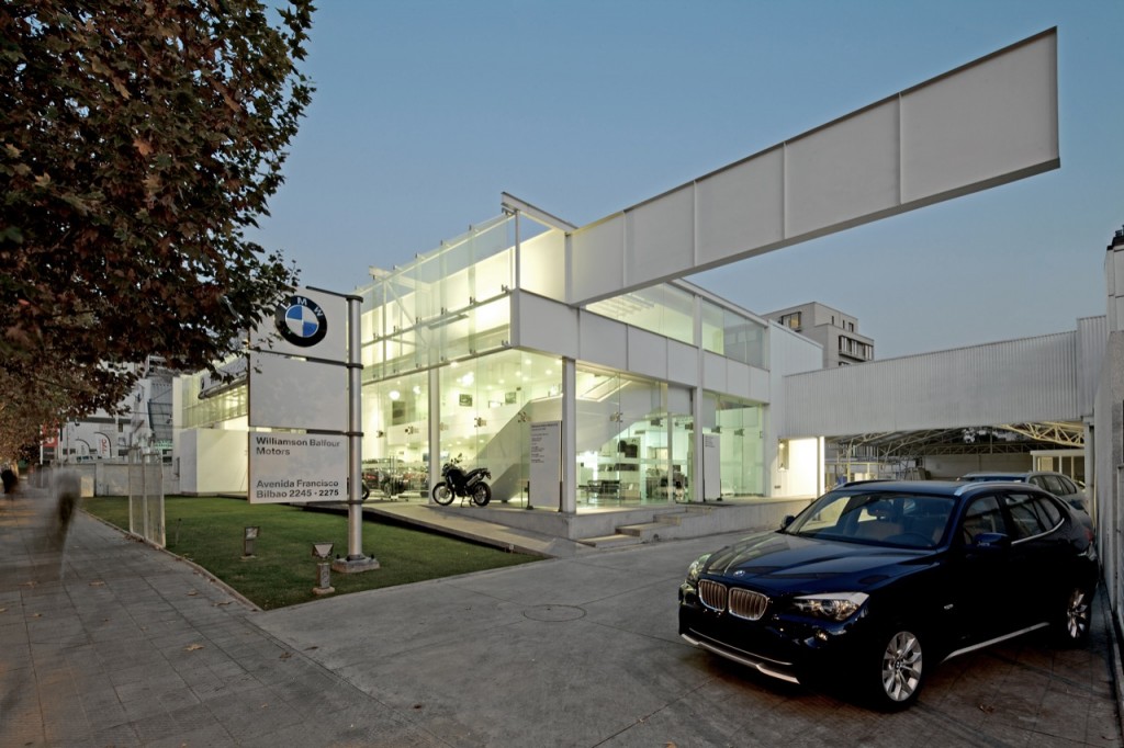 BMW Store by Guillermo Hevia Architects