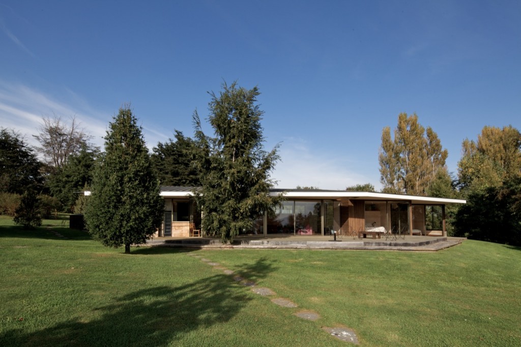 Villarrica House II by MOBIL Arquitectos