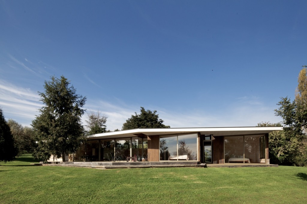 Villarrica House II by MOBIL Arquitectos