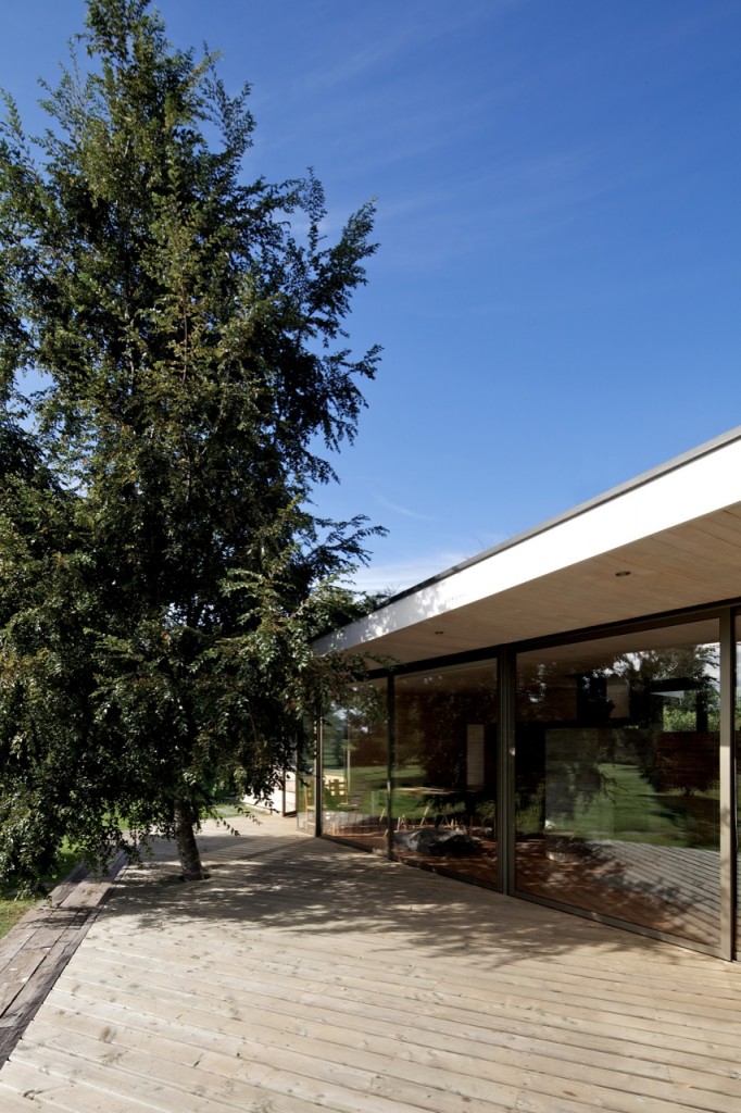 Villarrica House II by MOBIL Arquitectos