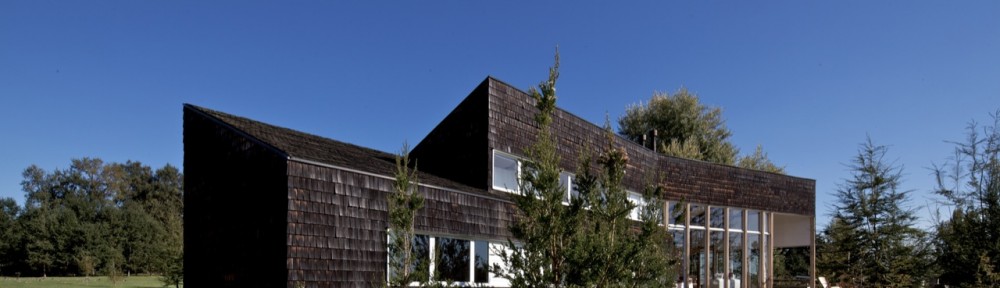 Browne I House by MOBIL Arquitectos