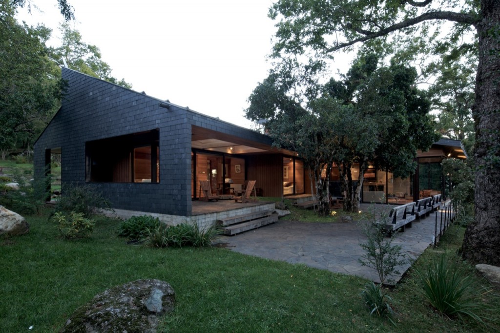 Kullenthal House by MOBIL Arquitectos