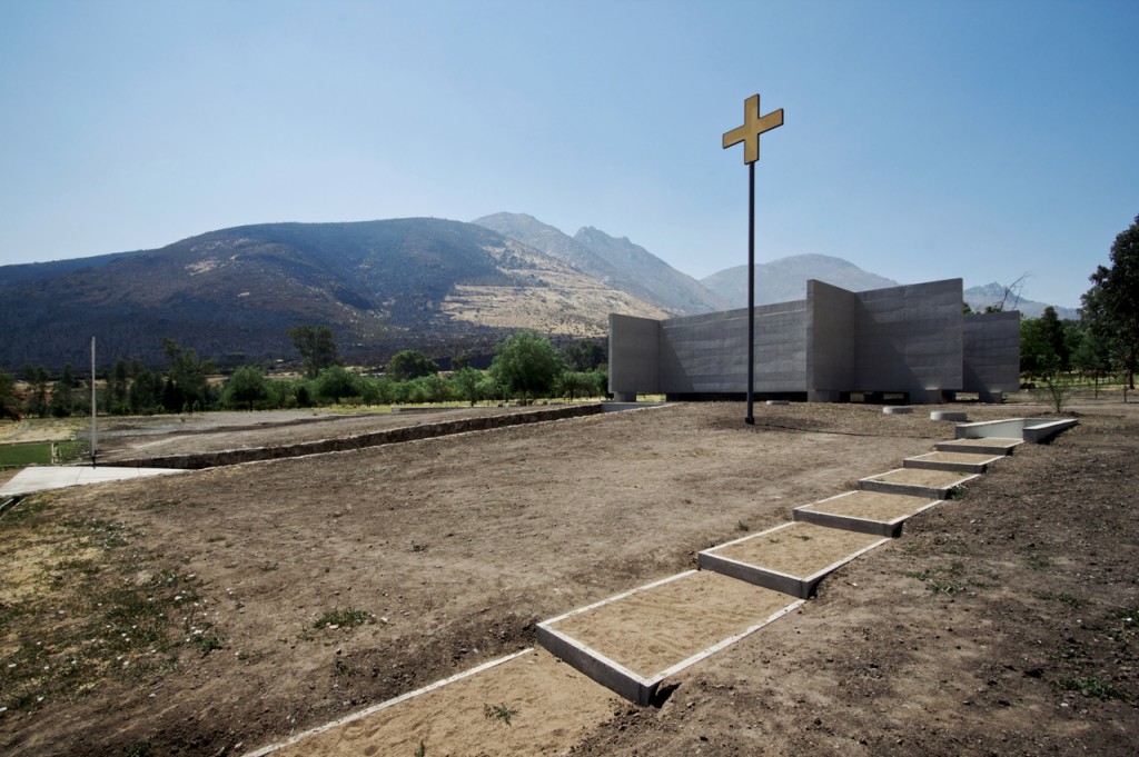 Auco Chapel by Undurraga Deves Arquitectos