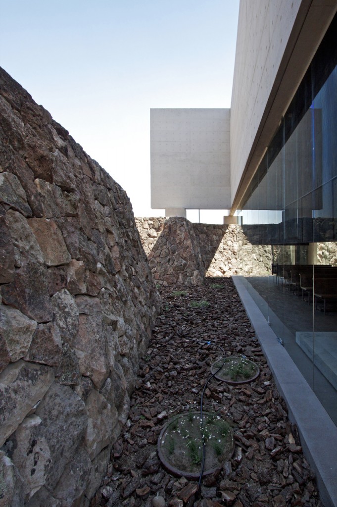 Auco Chapel by Undurraga Deves Arquitectos