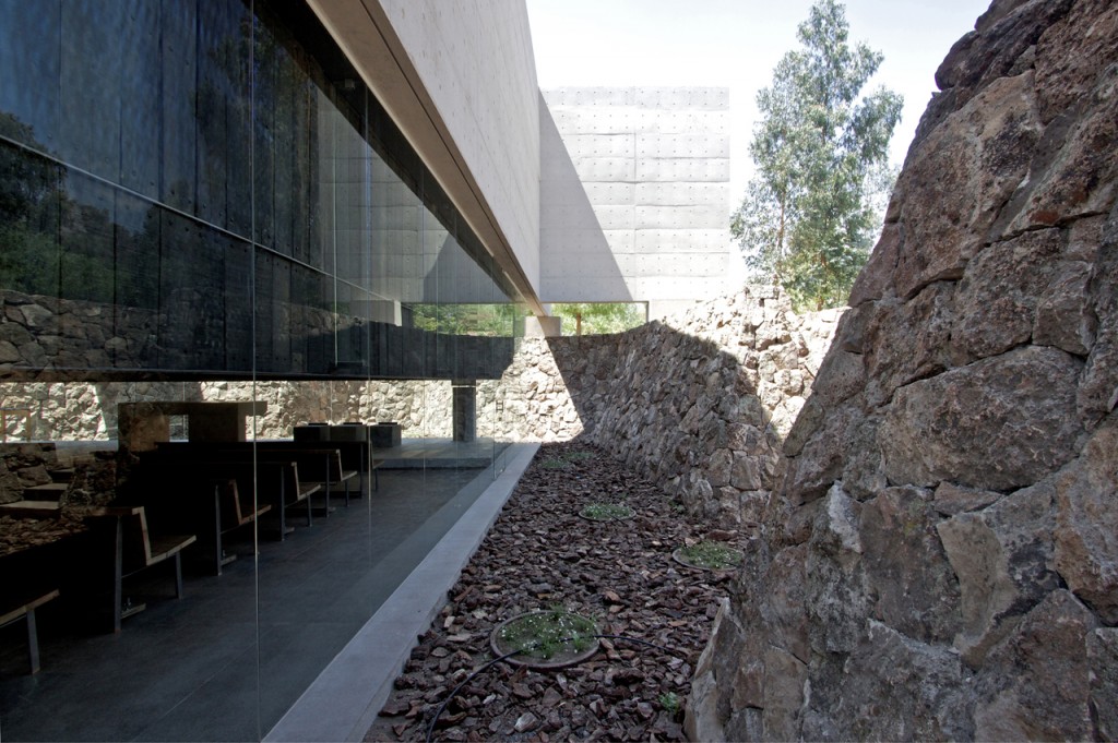 Auco Chapel by Undurraga Deves Arquitectos