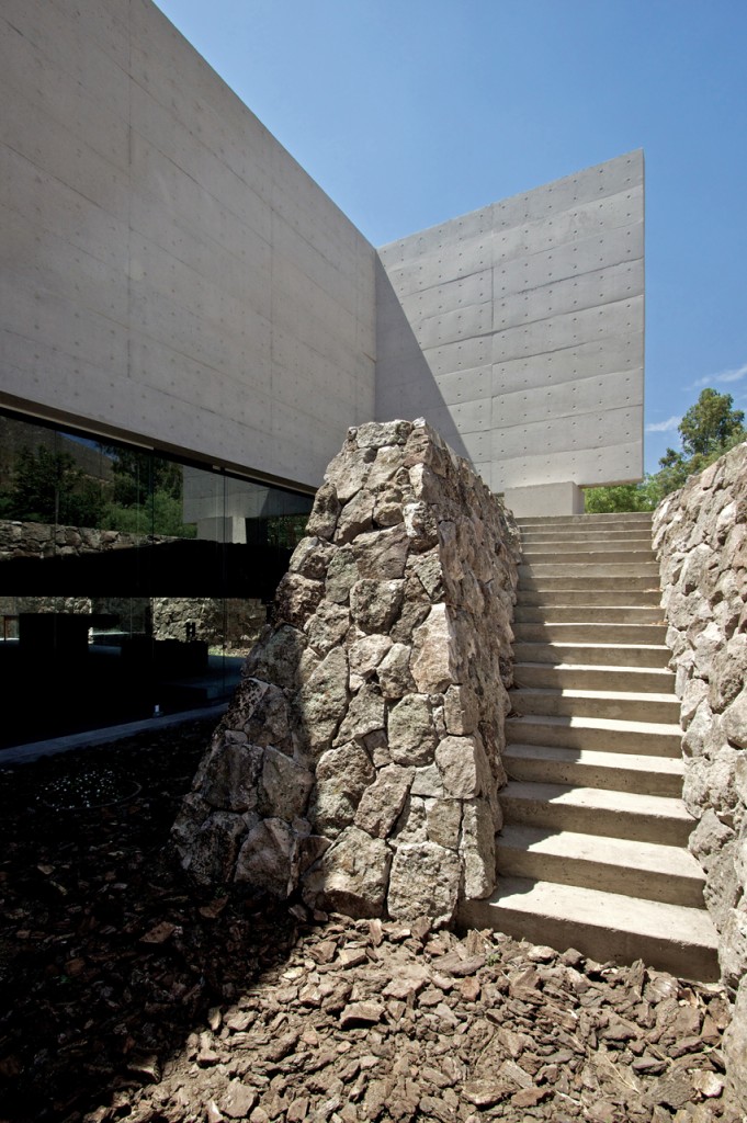 Auco Chapel by Undurraga Deves Arquitectos