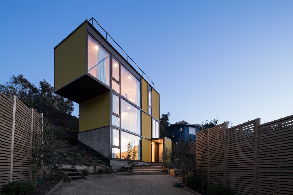 Yellow House in Zapallar, by Aguiló+Pedraza Arquitectos (5)