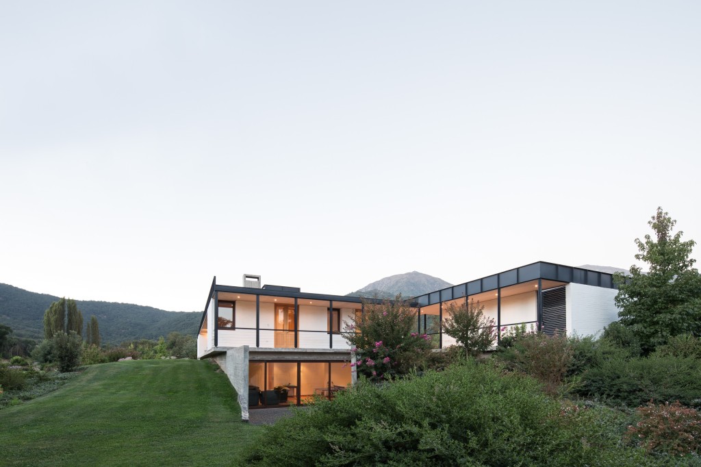 House in Pilay by Duval+Vives Arquitectos (11)