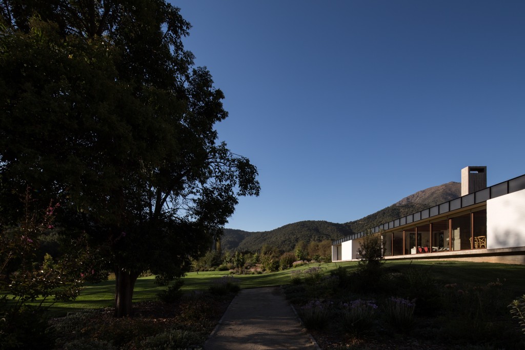 House in Pilay by Duval+Vives Arquitectos (14)