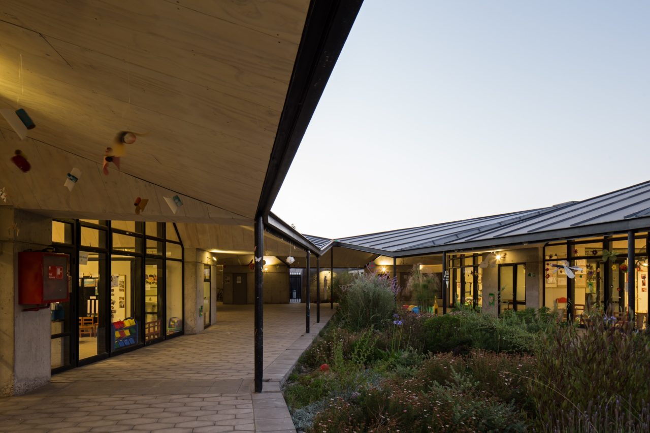 Jardín Infantil y Sala Cuna San Miguel Arcángel by Francisco León + Alicia Ross Arquitectos