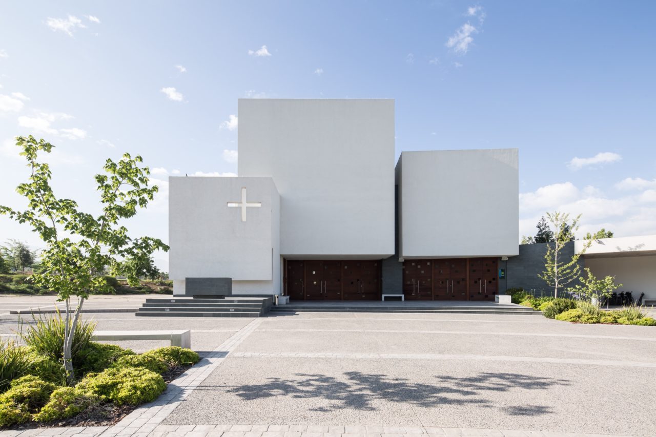 Parque del Recuerdo Church by Fuenzalida Swinburn