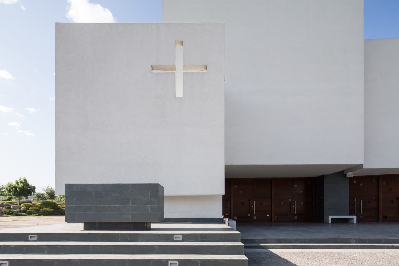 Parque del Recuerdo Church by Fuenzalida Swinburn