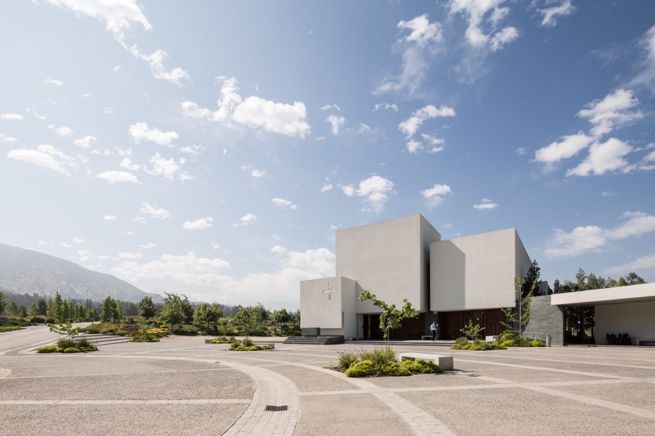 Parque del Recuerdo Church by Fuenzalida Swinburn