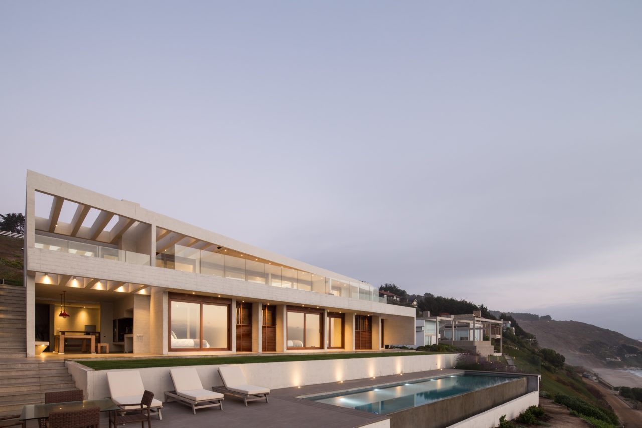 RT House by Gonzalo Mardones Viviani