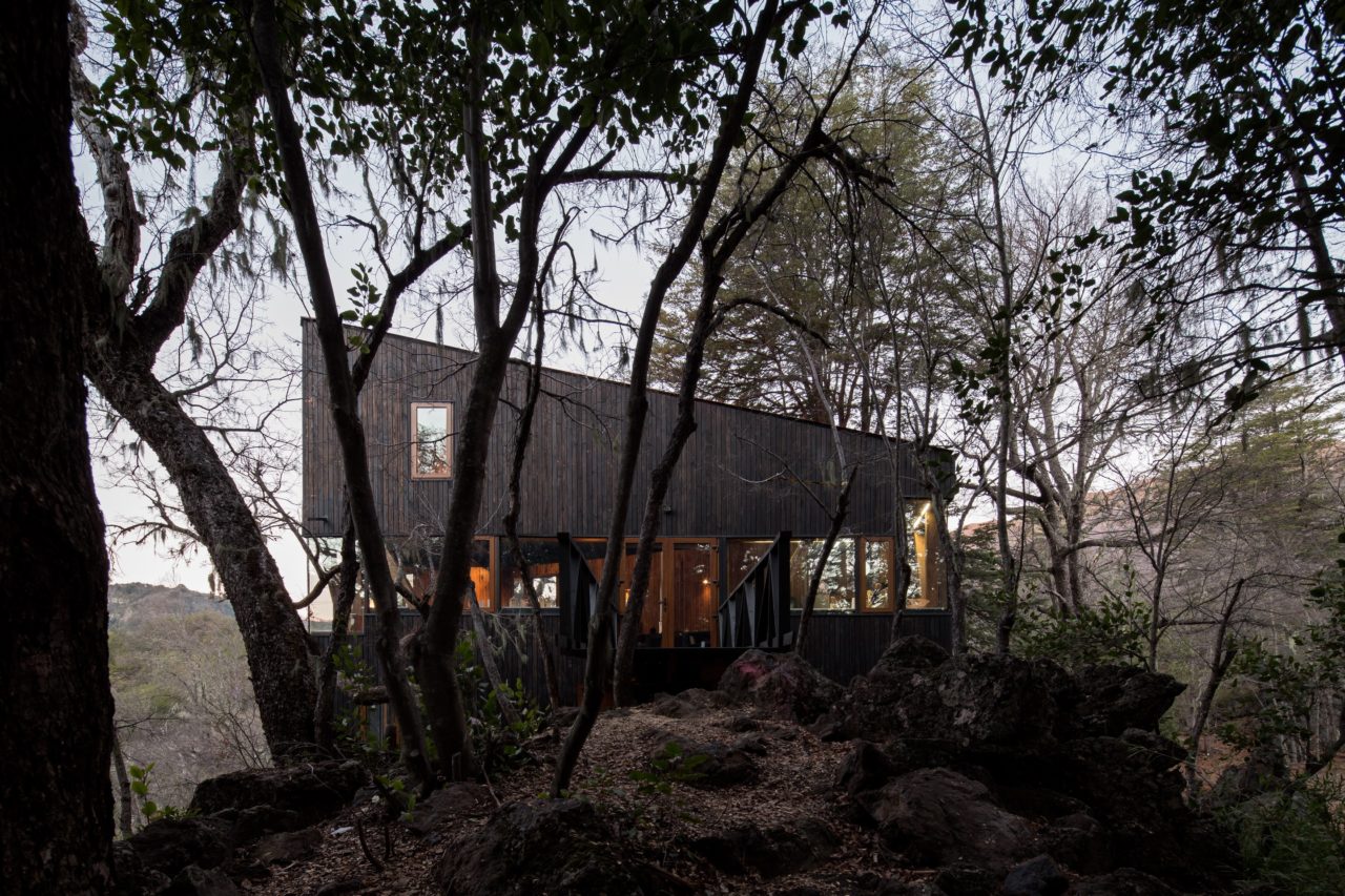 La Dacha Mountain Retreat by DRAA