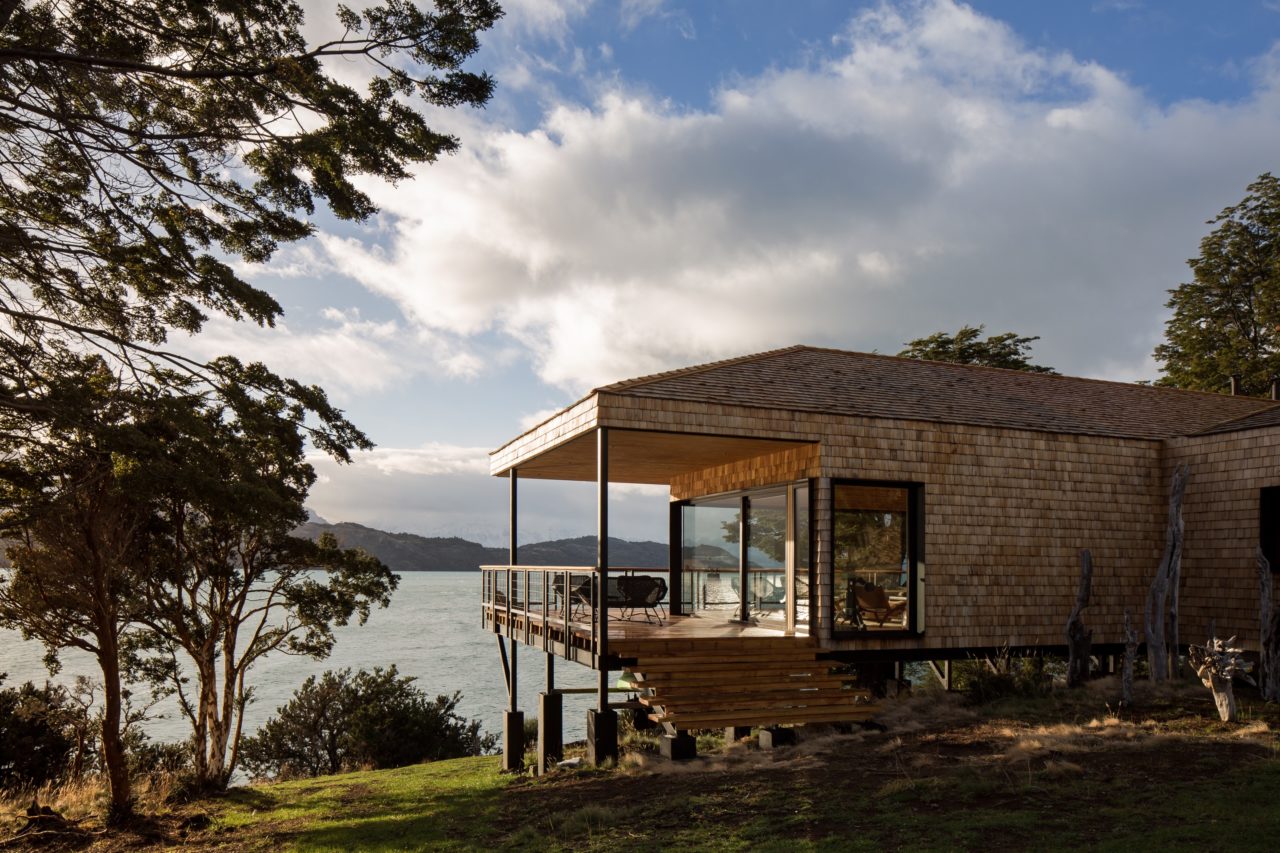 Hats House by SAA arquitectura + territorio