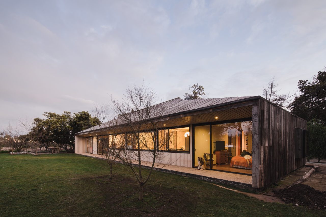 House in Buin by Alberto Moletto