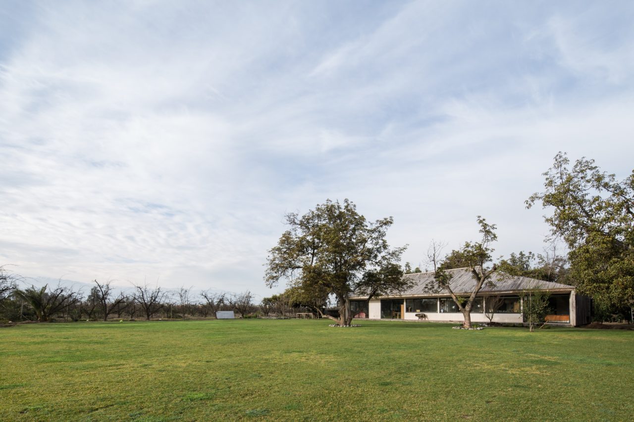 House in Buin by Alberto Moletto