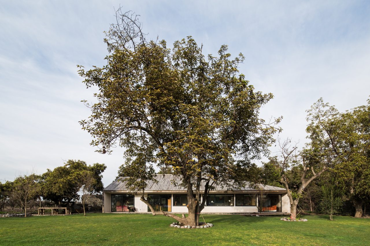 House in Buin by Alberto Moletto