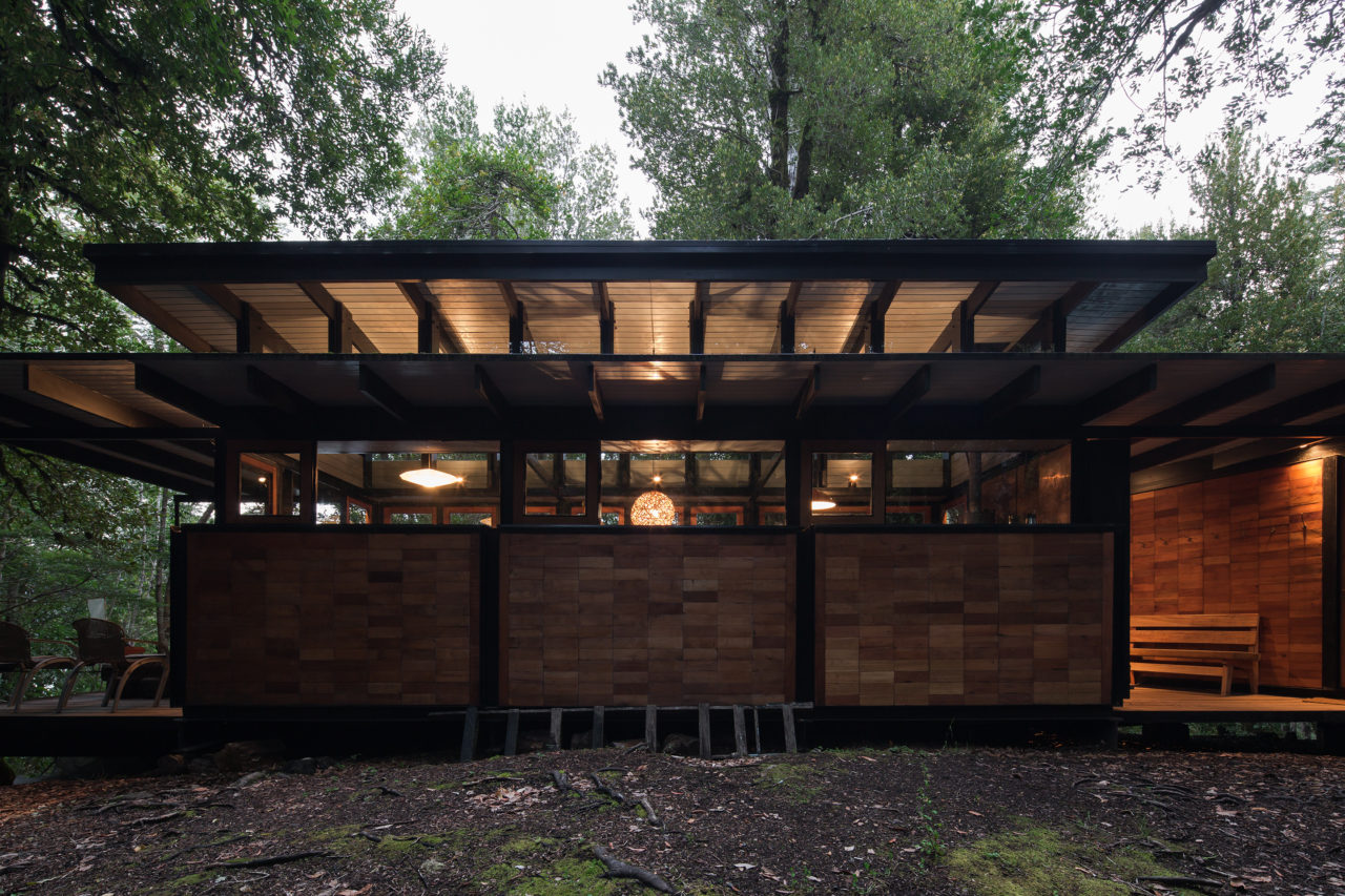 Refugio de Materiales Reciclados / Juan Luis Martínez Nahuel