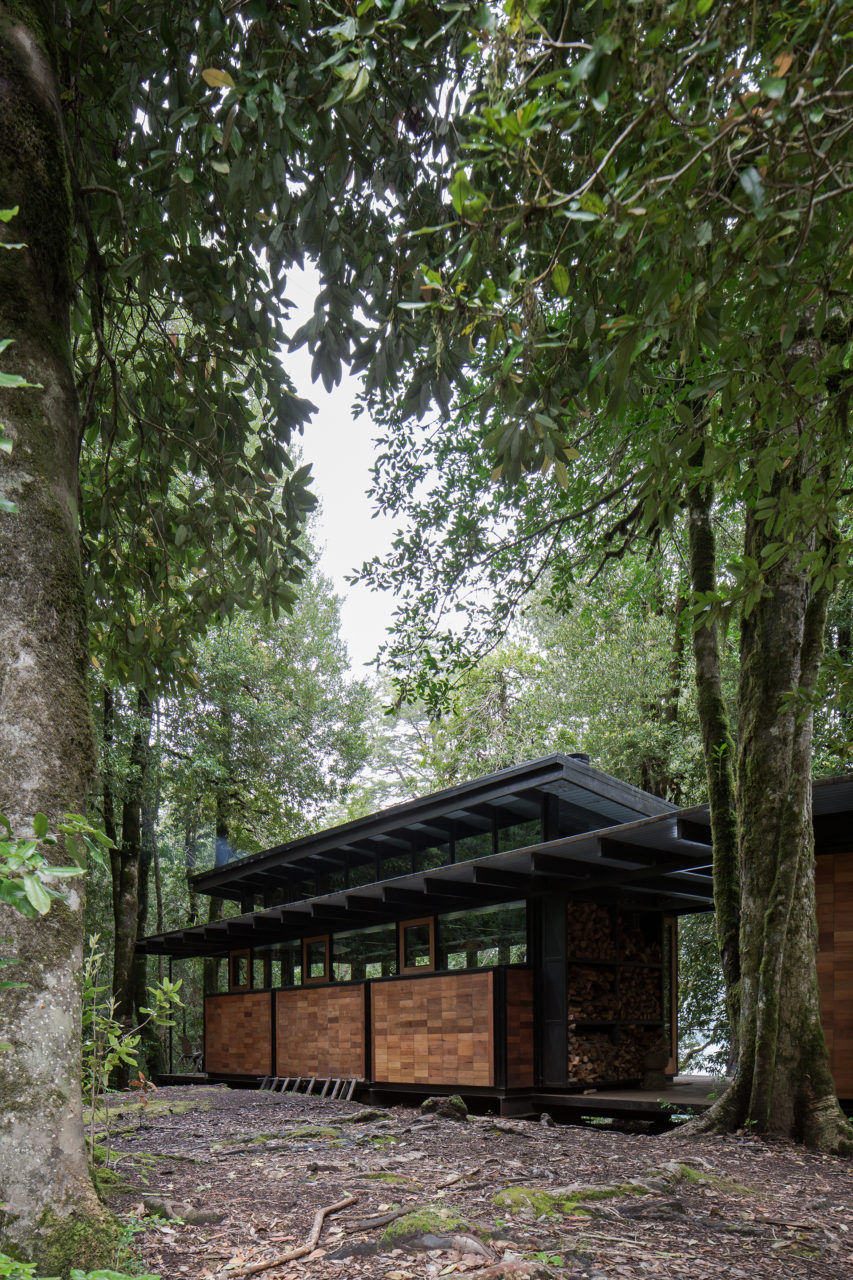 Refugio de Materiales Reciclados / Juan Luis Martínez Nahuel