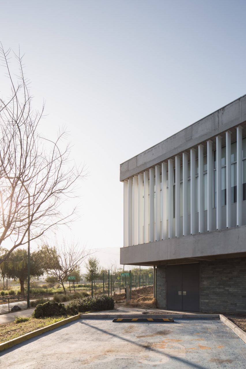 Lycée Antoine De-Saint Exupéry Chicureo by Mas Fernandez Arquitectos