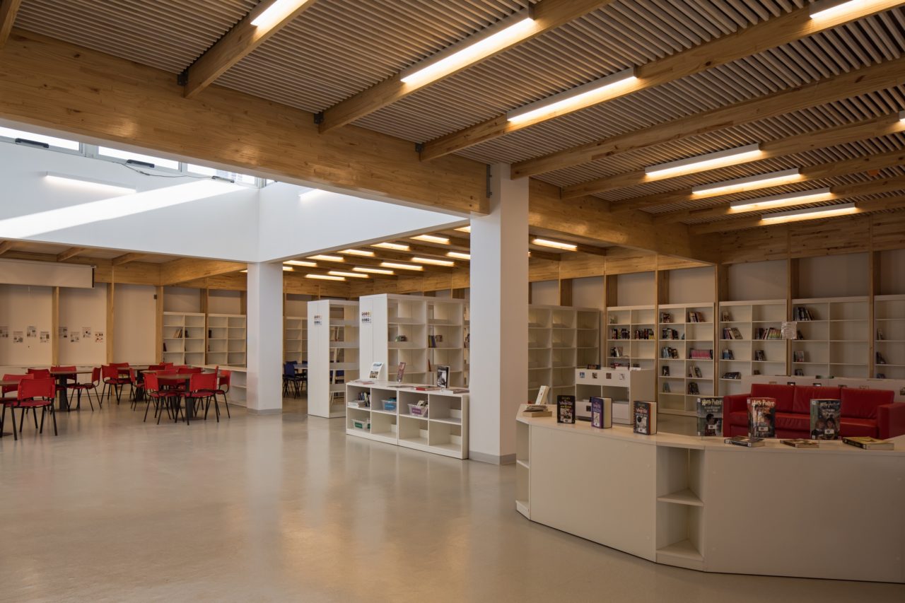 Lycée Antoine De-Saint Exupéry Chicureo by Mas Fernandez Arquitectos