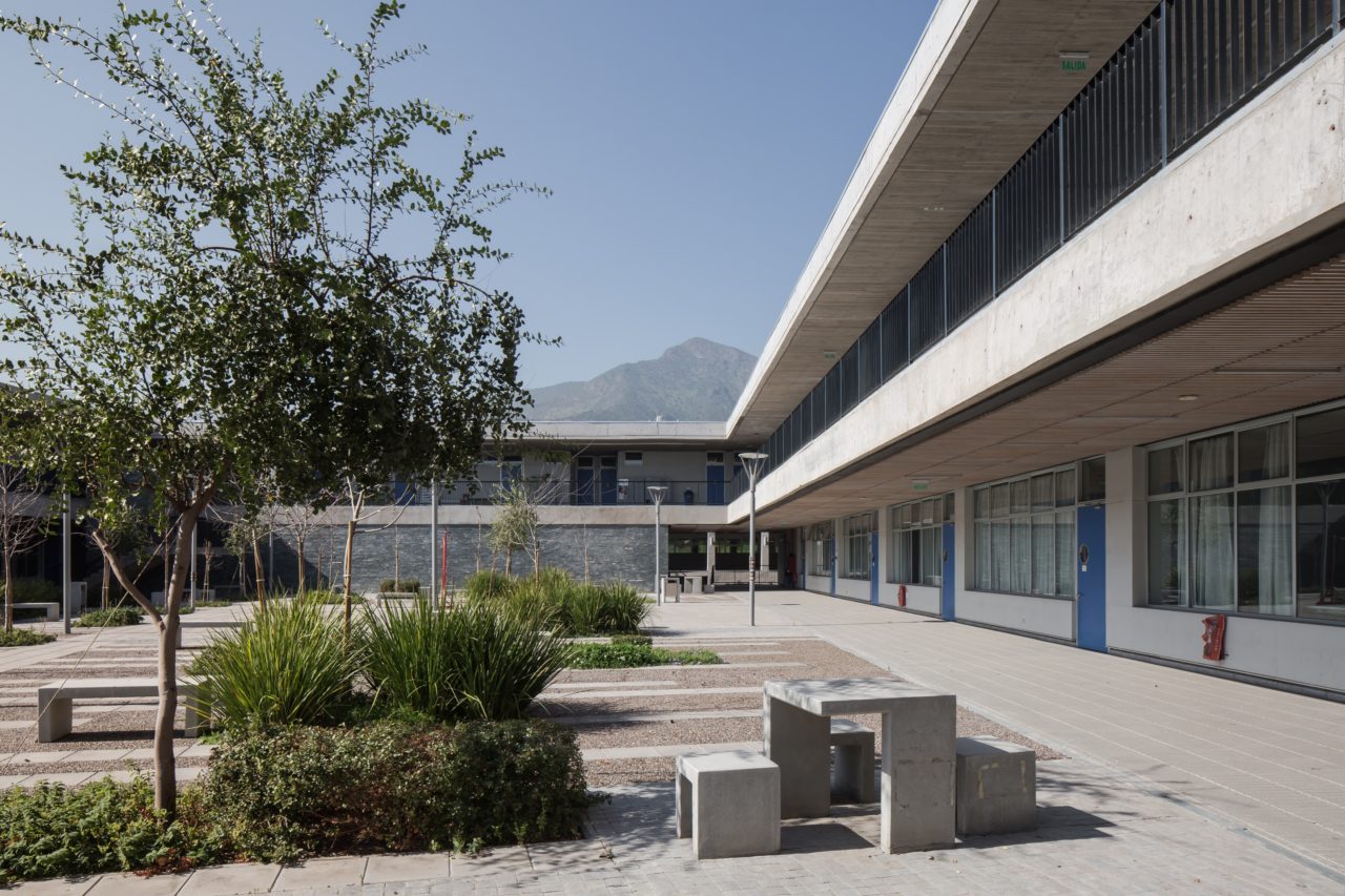 Lycée Antoine De-Saint Exupéry Chicureo by Mas Fernandez Arquitectos