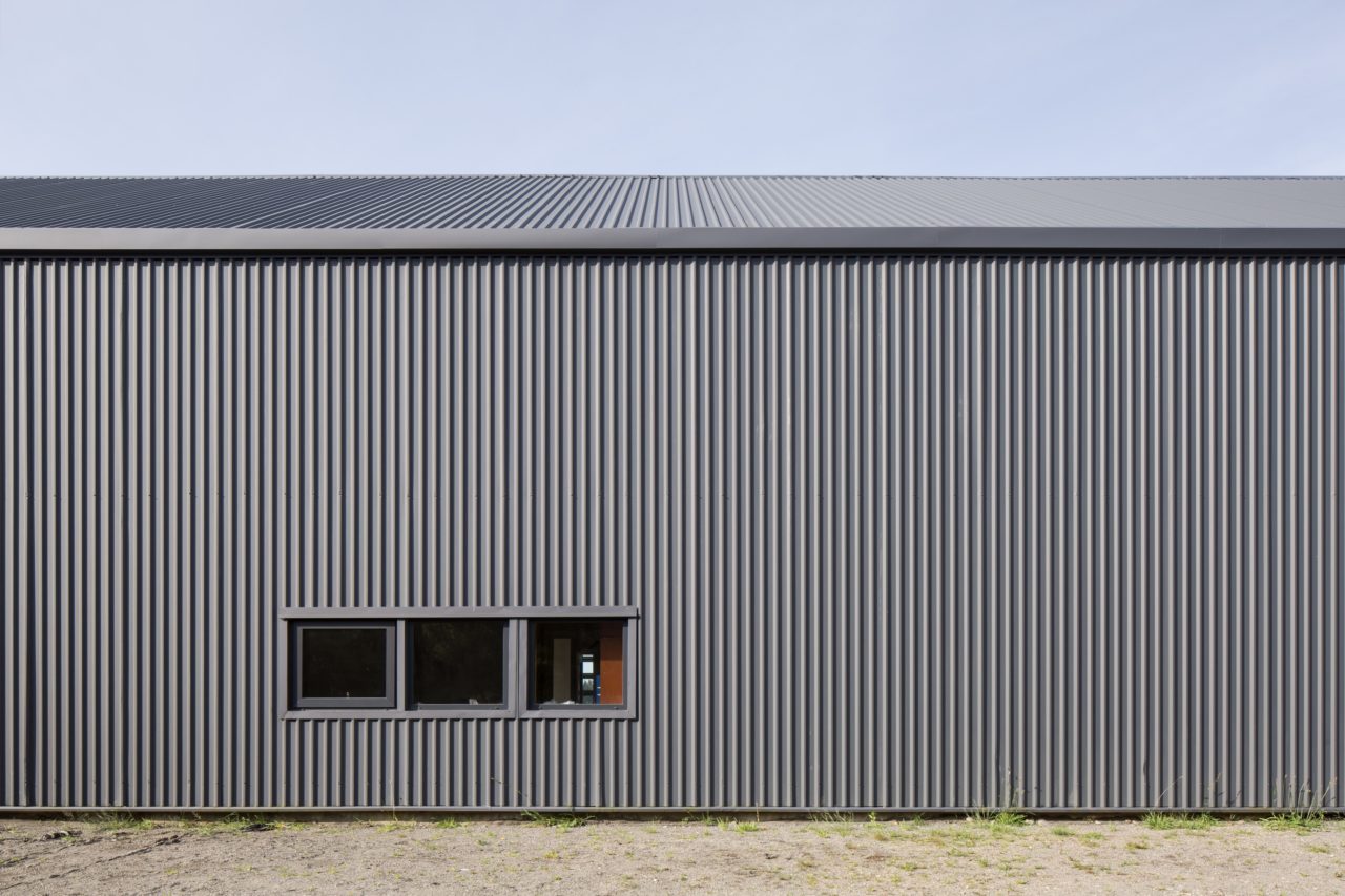 Keepex Offices by Lagar Arquitectos