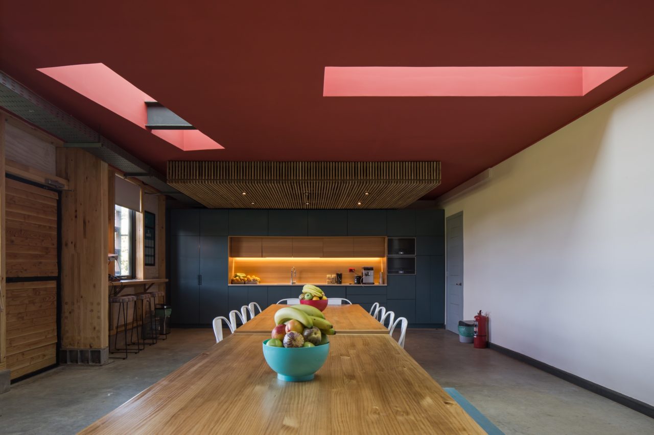 Keepex Offices by Lagar Arquitectos