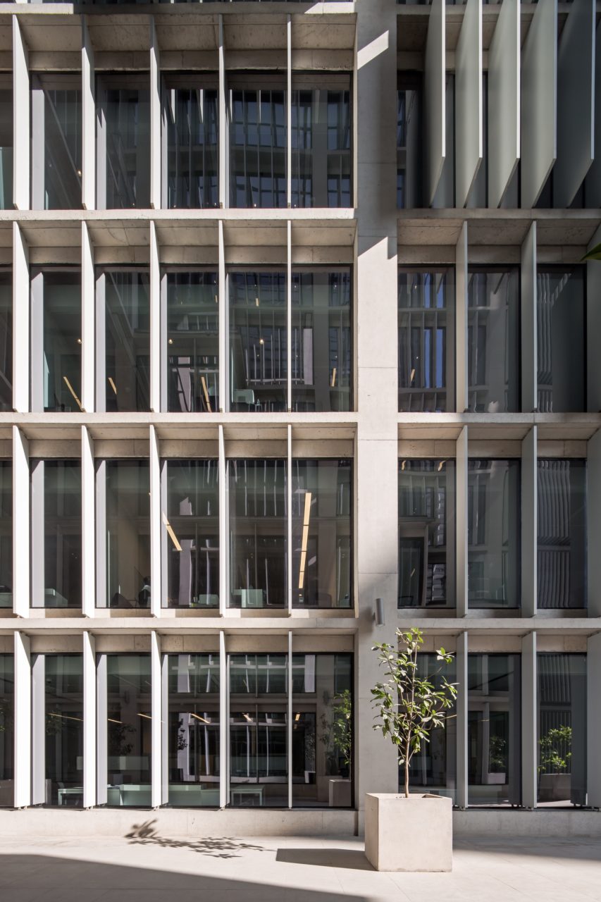 Centenario Building by Gonzalo Mardones Viviani