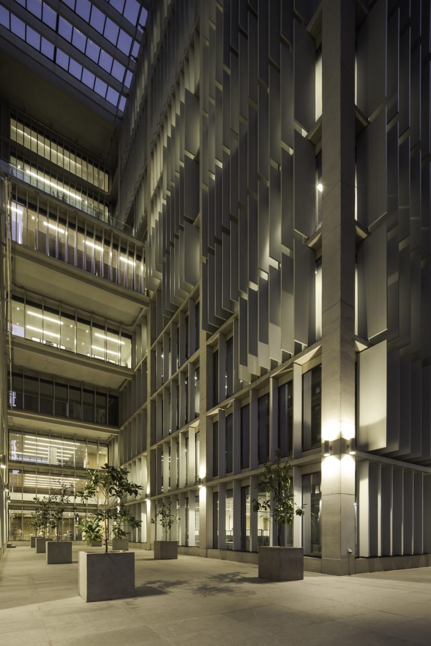 Centenario Building by Gonzalo Mardones Viviani