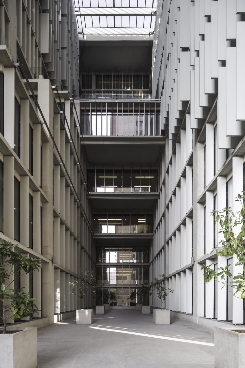 Centenario Building by Gonzalo Mardones Viviani