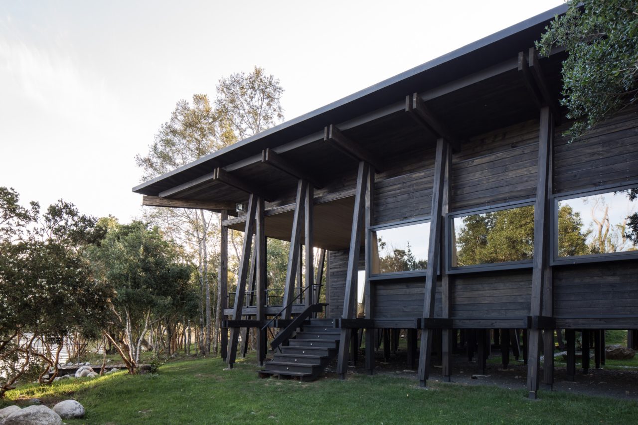 Casa Lago Ranco / Guillermo Hevia + Catalina Poblete