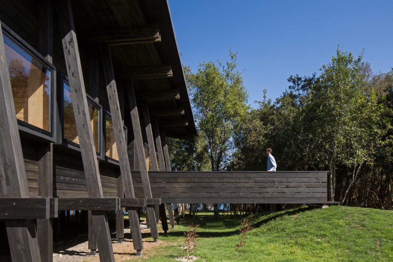 Casa Lago Ranco / Guillermo Hevia + Catalina Poblete