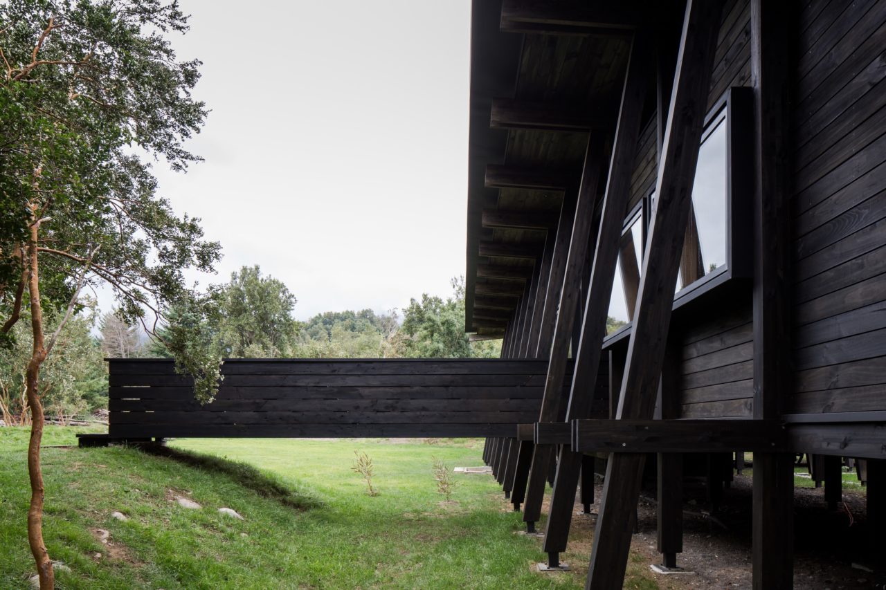 Casa Lago Ranco / Guillermo Hevia + Catalina Poblete