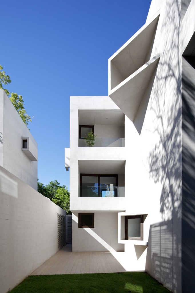 Ignacia Housing Building by Gonzalo Mardones