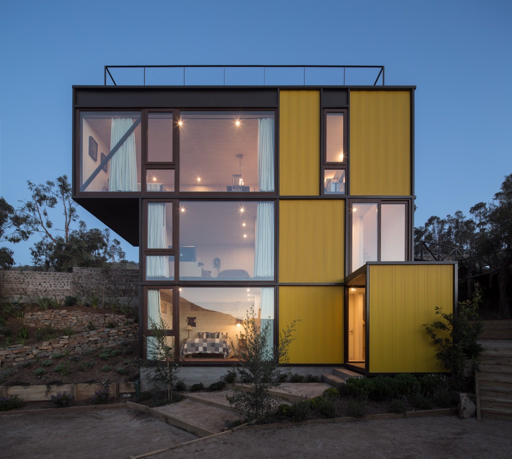 Yellow House in Zapallar, by Aguiló+Pedraza Arquitectos (7)