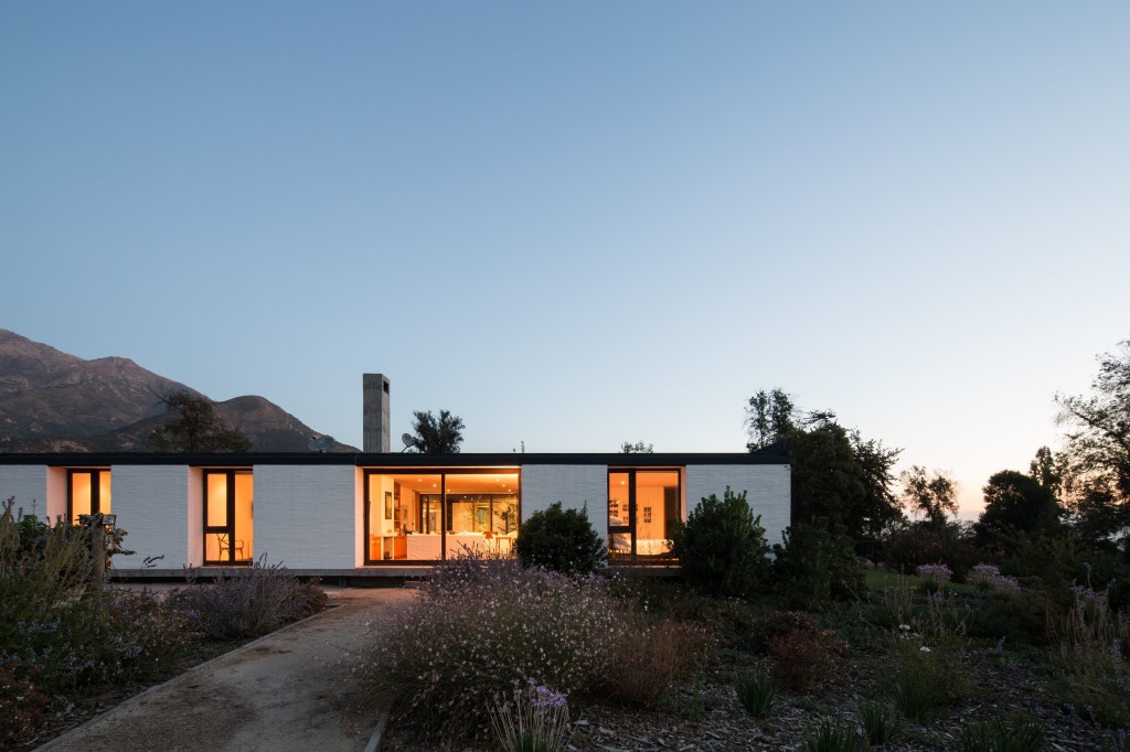 House in Pilay by Duval+Vives Arquitectos (8)
